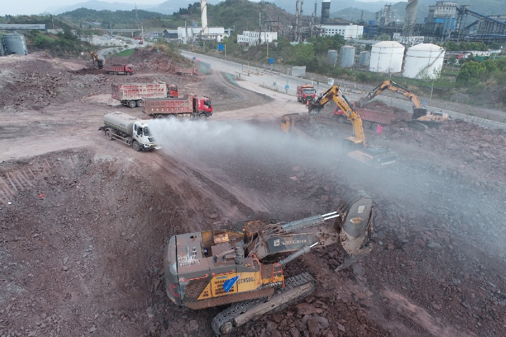 不停工、不斷檔，假期建設(shè)忙！